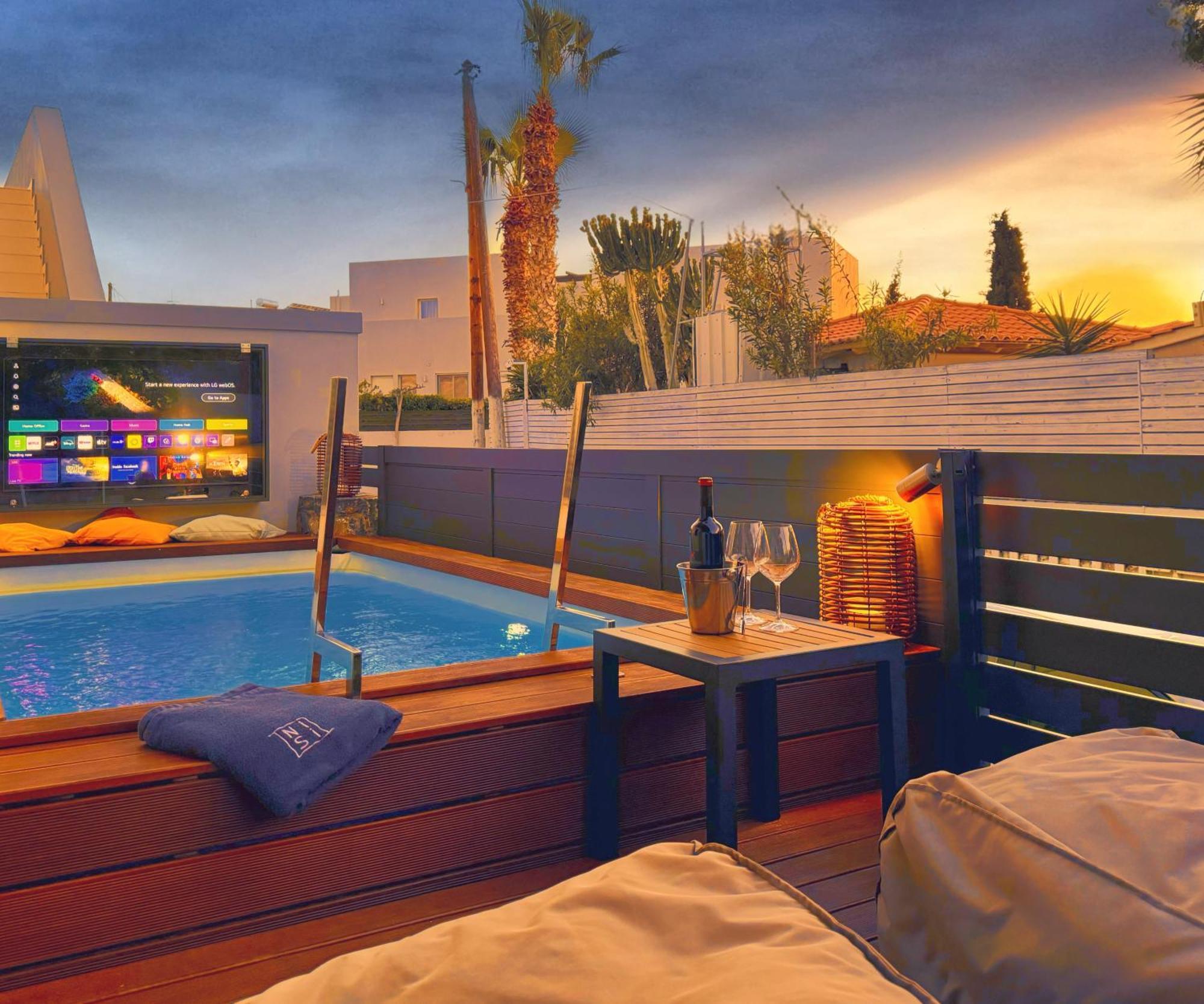 Nisi Luxury Suites With Private Pool In Gouves Kato Gouves Εξωτερικό φωτογραφία